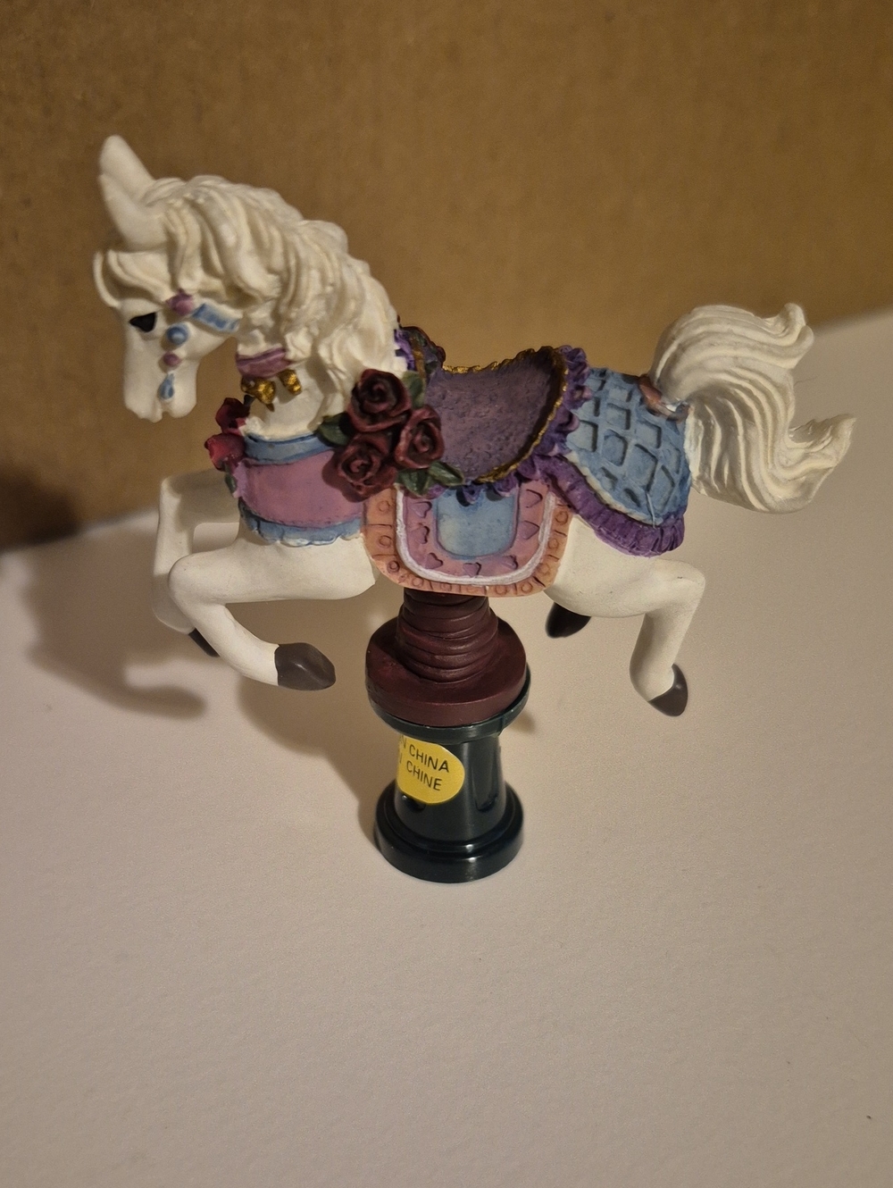 D8 Vintage Avon White Decorative Carousel Horse Figurine Lamp Shade Decore 3 in